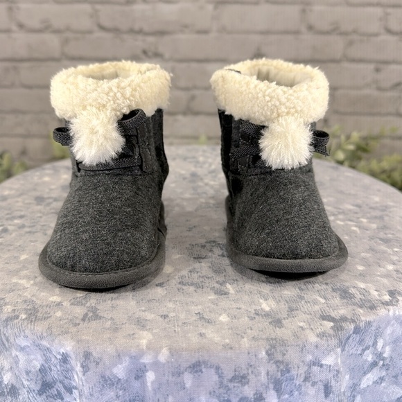 Carter’s Gray Fabric Fur Collar Pom-Pom Soft Booties - Baby 3-6 months🩶EUC - Picture 2 of 10